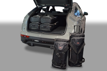 images/productimages/small/a26001s-audi-q5-sportback-fyt-tfsi-e-2021-car-bags-1.jpg