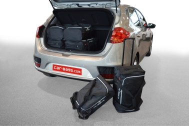 images/productimages/small/k11301s-kia-cee-d-5d-12-car-bags-12.jpg