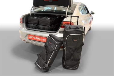 images/productimages/small/v12301s-volkswagen-passat-gte-b8-sedan-2015-car-bags-1.jpg
