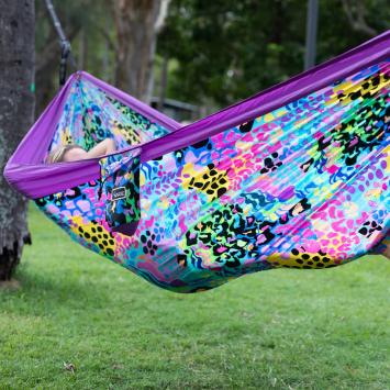 Kasey Rainbow gerecyclede hangmat incl. riemen